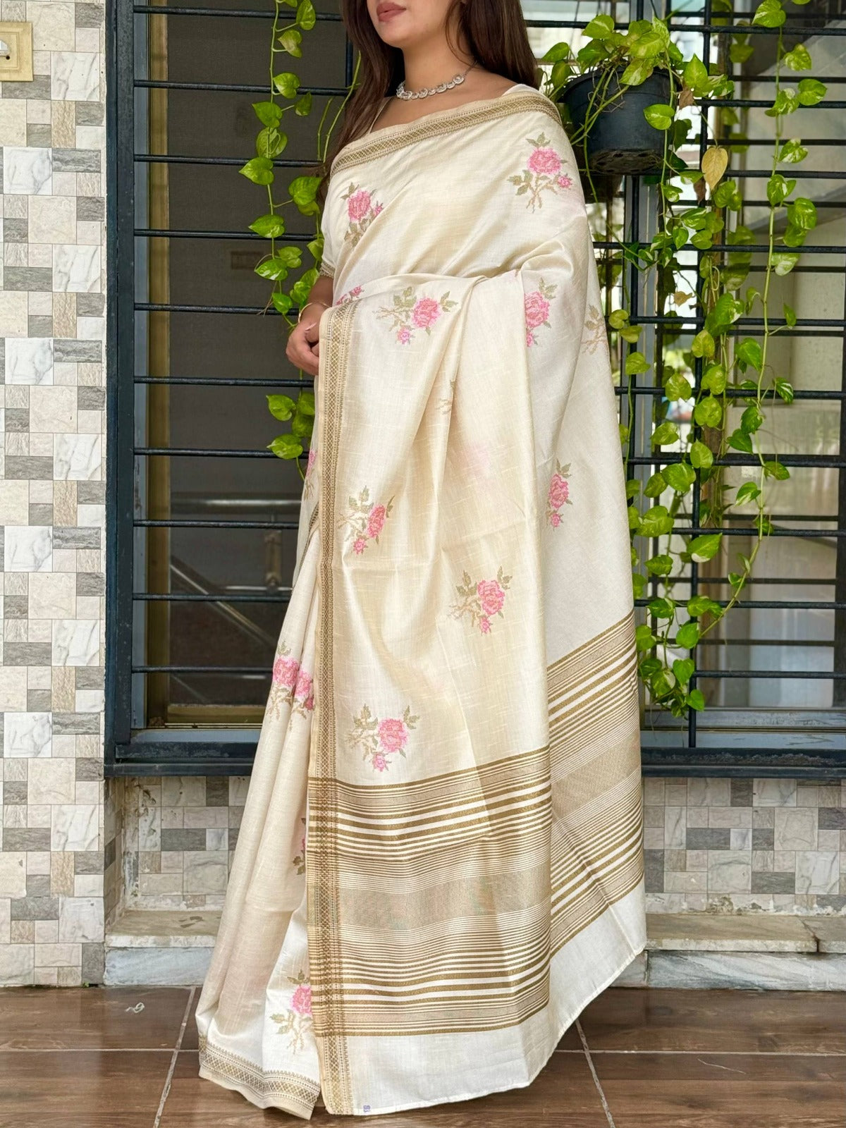 Samantha Pure Tusser Silk Zari Weaving Saree With Blouse