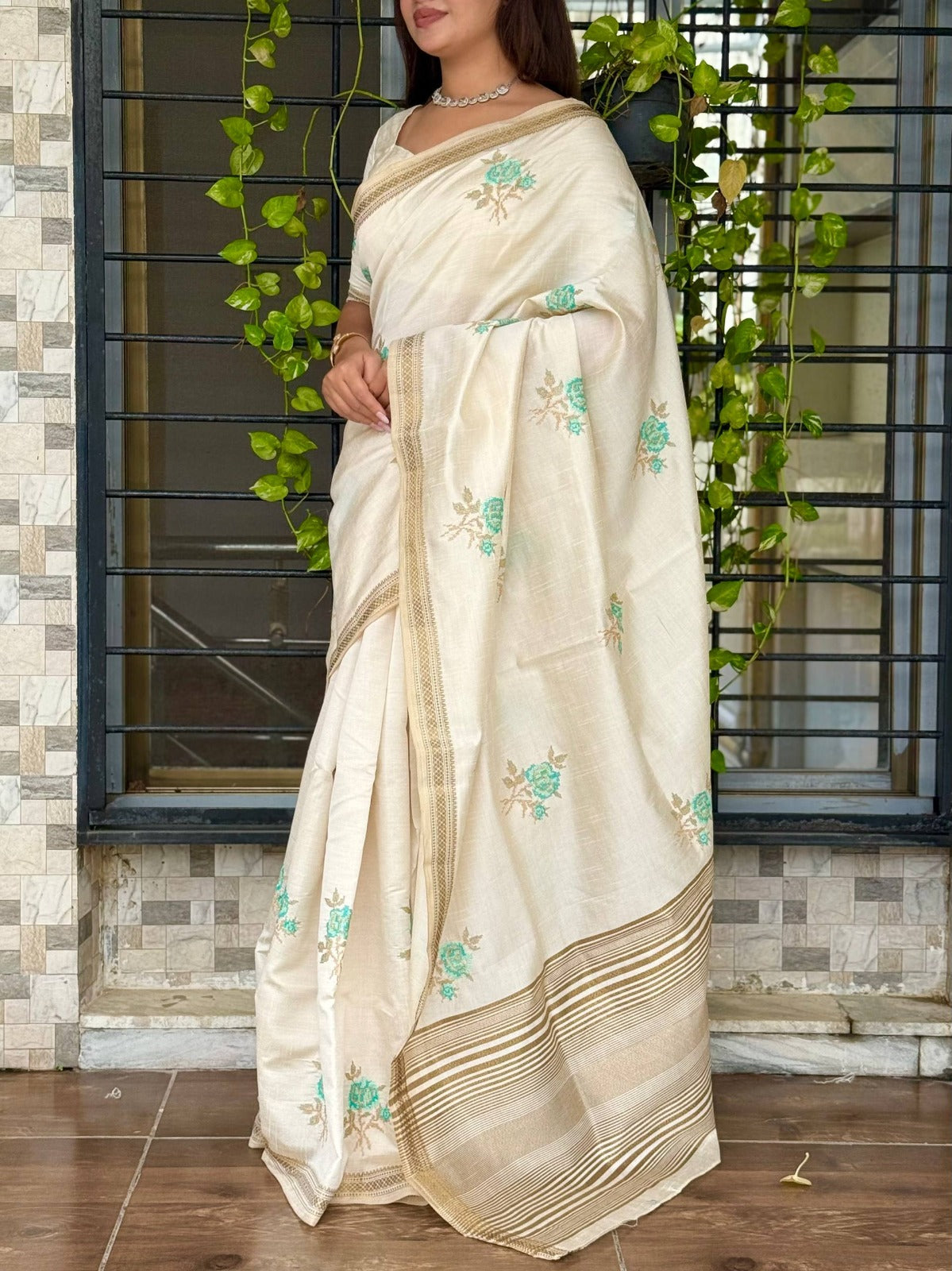 Samantha Pure Tusser Silk Zari Weaving Saree With Blouse